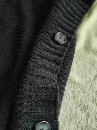 H&M - Poncho Gris de Punto