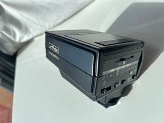 Flash Metz Mecablitz 28-C 2 y filtros de regalo