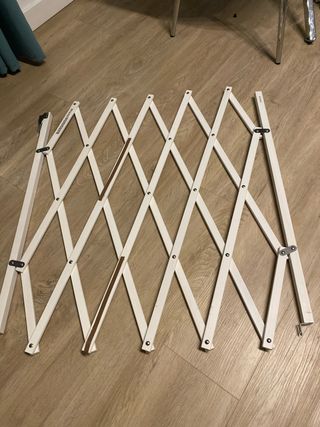 Barrera seguridad madera blanca extensible