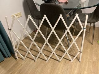 Barrera seguridad madera blanca extensible