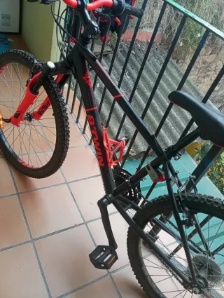 Bicicleta Montaña Negra y naranja