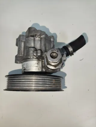 Bomba de dirección Audi A4 2.0 TDI de 2007
