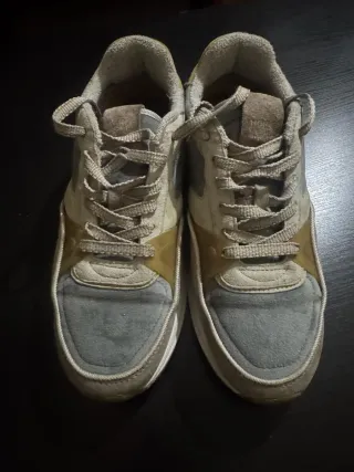 Zapatillas HOFF grises y amarillas