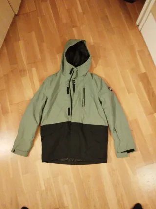 Abrigo Quiksilver verde y negro