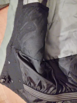 Abrigo Quiksilver verde y negro