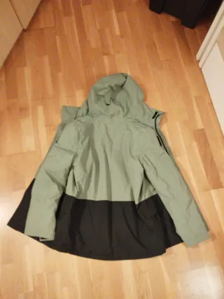 Abrigo Quiksilver verde y negro