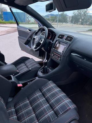 Volkswagen Golf 6 GTI 2010