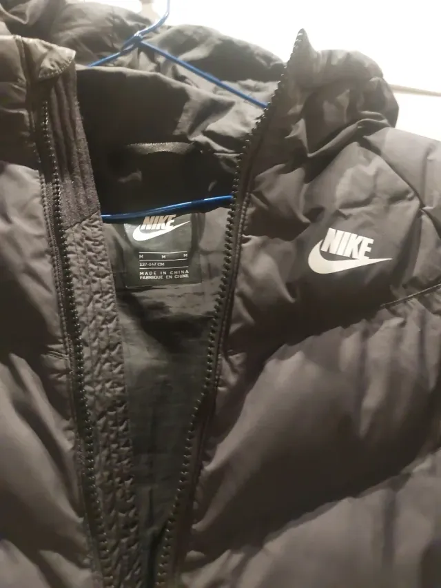 Abrigo Nike Junior Talla M 137/147 cm