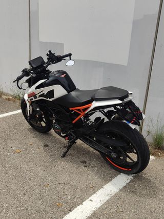KTM DUKE 125 + Extras