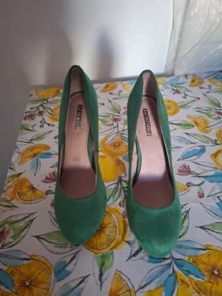 Zapatos de tacón verdes