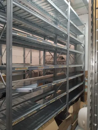 Estanterías metálicas modulares