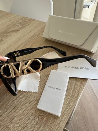 Gafas de Sol Michael Kors Negras y Doradas