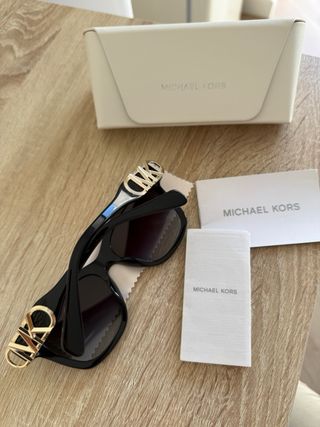 Gafas de Sol Michael Kors Negras y Doradas