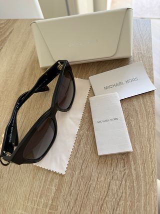 Gafas de Sol Michael Kors Negras y Doradas