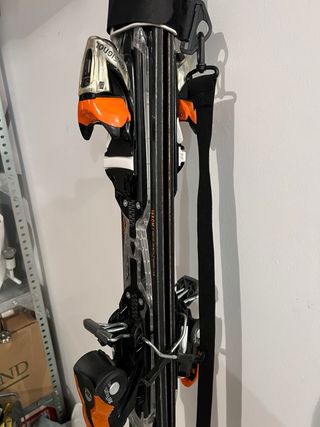 Esquís Rossignol con fijaciones