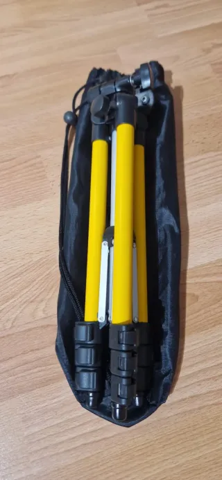 Cámara Nikon D3100 + 3 objetivos + accesorios