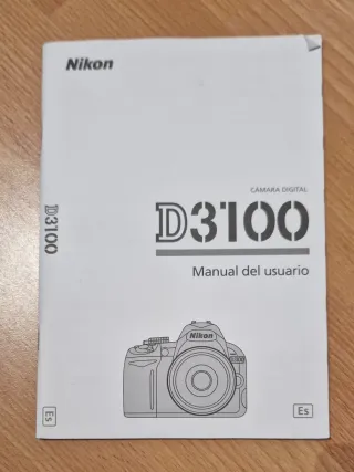 Cámara Nikon D3100 + 3 objetivos + accesorios