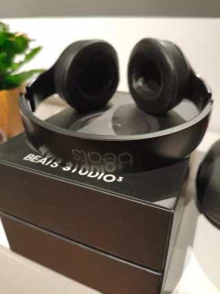 Beats Studio 3 Auriculares Negros Semi Nuevos