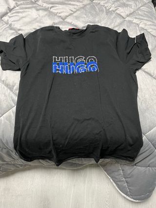 Camiseta Hugo Negra