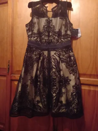 Vestido de fiesta negro y dorado