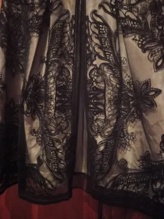 Vestido de fiesta negro y dorado