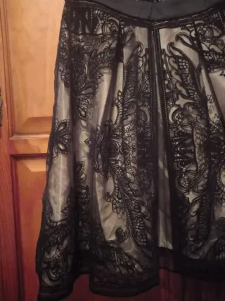 Vestido de fiesta negro y dorado