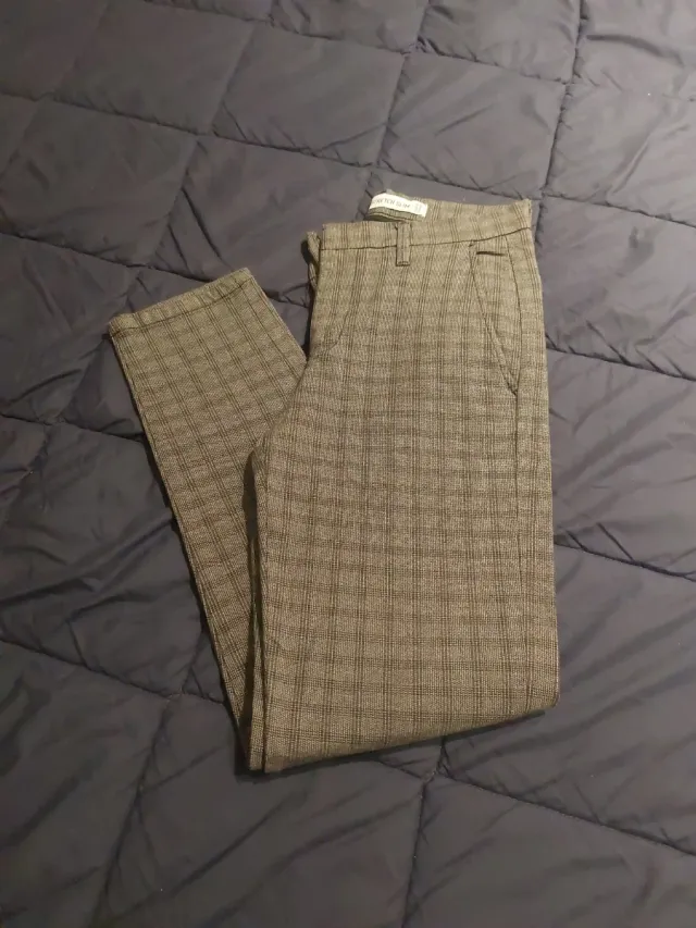 Pantalón de vestir gris a cuadros