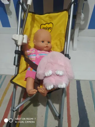 Muñeca Famosa + carrito + peluche, 19€ !