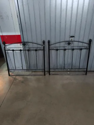 Cómoda, 2 mesitas de noche madera 2 cabeceros forj