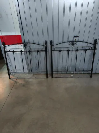 Cómoda, 2 mesitas de noche madera 2 cabeceros forj