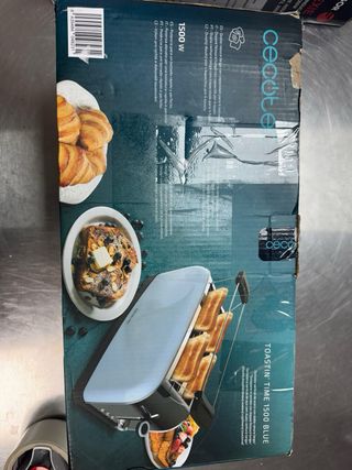 Tostadora Cecotec Toastin' Time Azul abollada