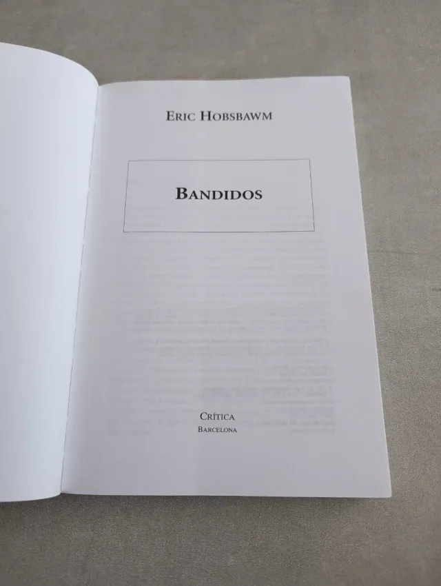 BANDIDOS - ERIC J. HOBSBAWM