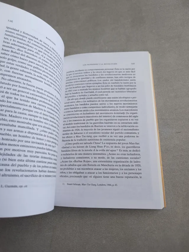 BANDIDOS - ERIC J. HOBSBAWM