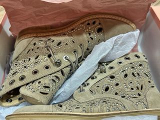 Botín Alma en Pena tachas cristal serraje beige 37