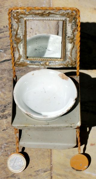 ANTIGUO LAVAVO TOCADOR DE JUGUETE HOJALATA MUÑECAS