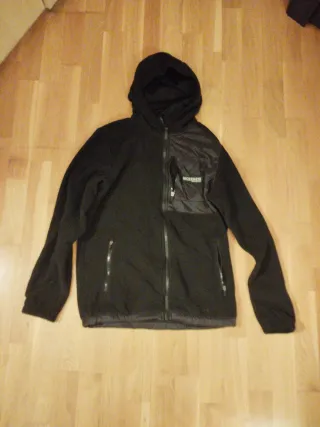 Chaqueta McKenzie Negra con Capucha