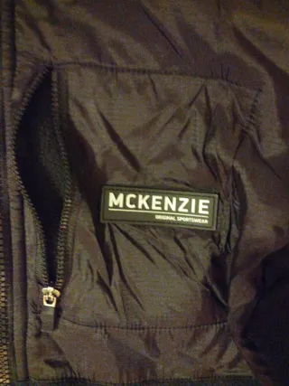 Chaqueta McKenzie Negra con Capucha