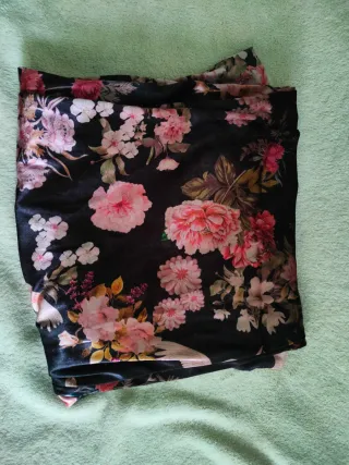 STRADIVARIUS - Pantalón ancho estampado floral