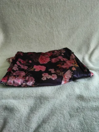 STRADIVARIUS - Pantalón ancho estampado floral