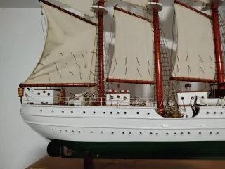 Maqueta de barco de vela