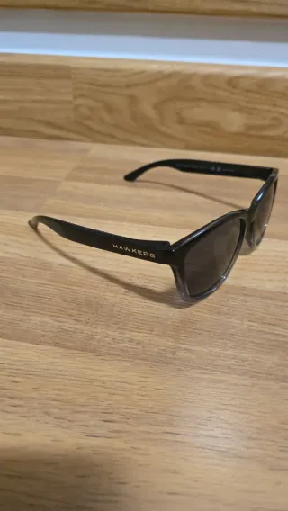 Gafas de sol Hawkers negras y grises