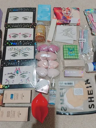 Lote de Maquillaje y Accesorios SHEGLAM