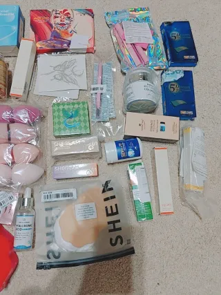 Lote de Maquillaje y Accesorios SHEGLAM