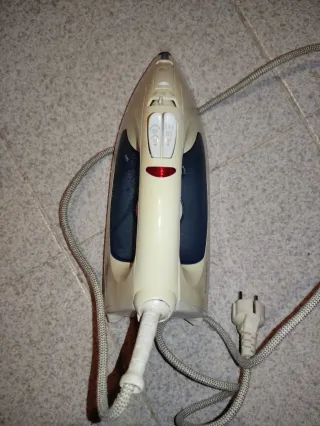 Plancha de ropa Taurus Vapor Blue