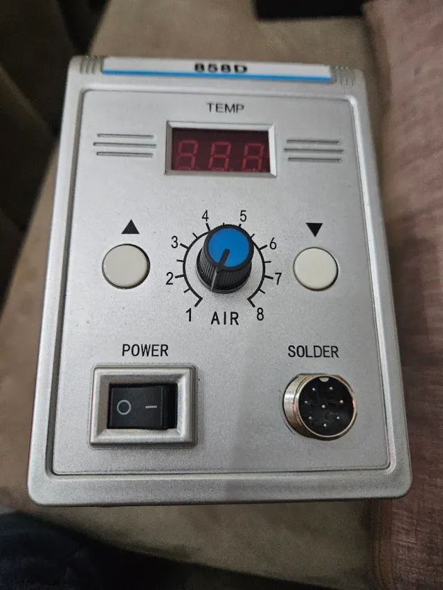 Stazione di saldatura ad aria calda 858D