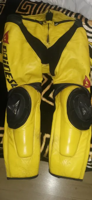 Traje de moto Dainese amarillo y negro