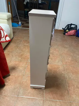 Mueble de cajones de madera