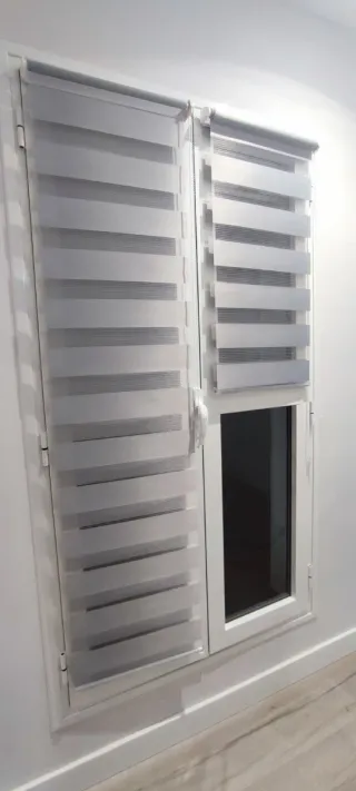 Estores Enrollables ESTOR (Gris y Blanco)