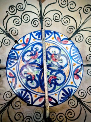 Plato decorativo forja y cerámica