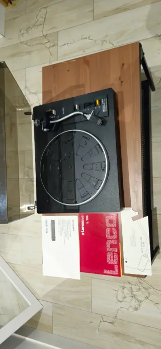 Toca discos Lenco L-133 Suizo Negro